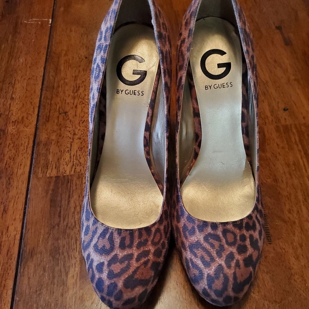 GUESS Leopard Print Platform Heels 8.5M
